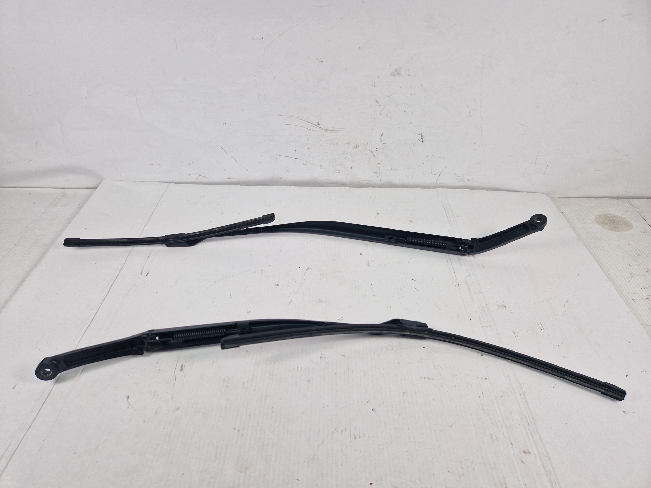 BRACCI TERGI ANT. MASERATI Levante Serie 670032335 (16>)
