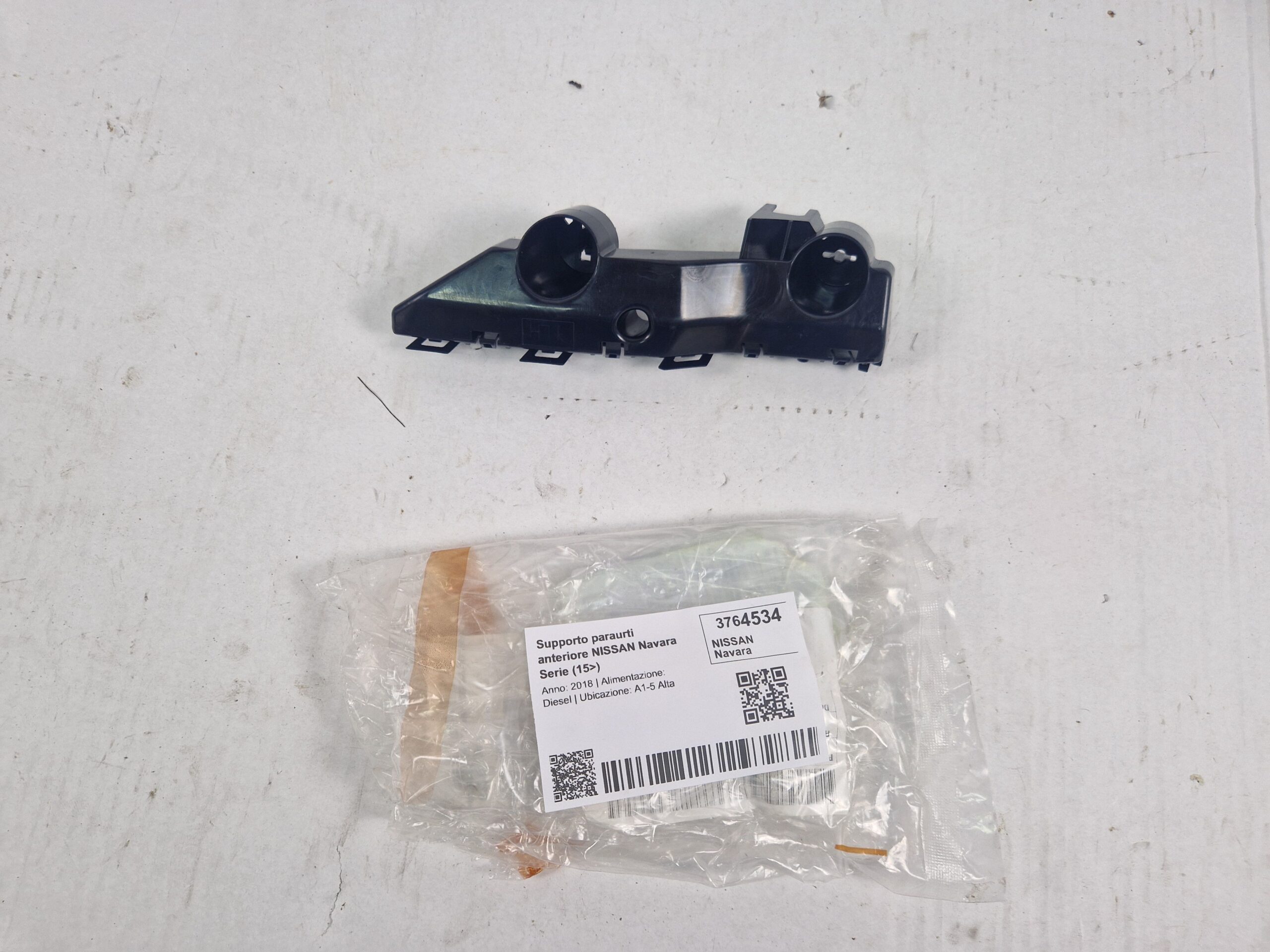 SUPPORTO PARAURTI ANTERIORE NISSAN Navara Serie 622235JH0A (15>)