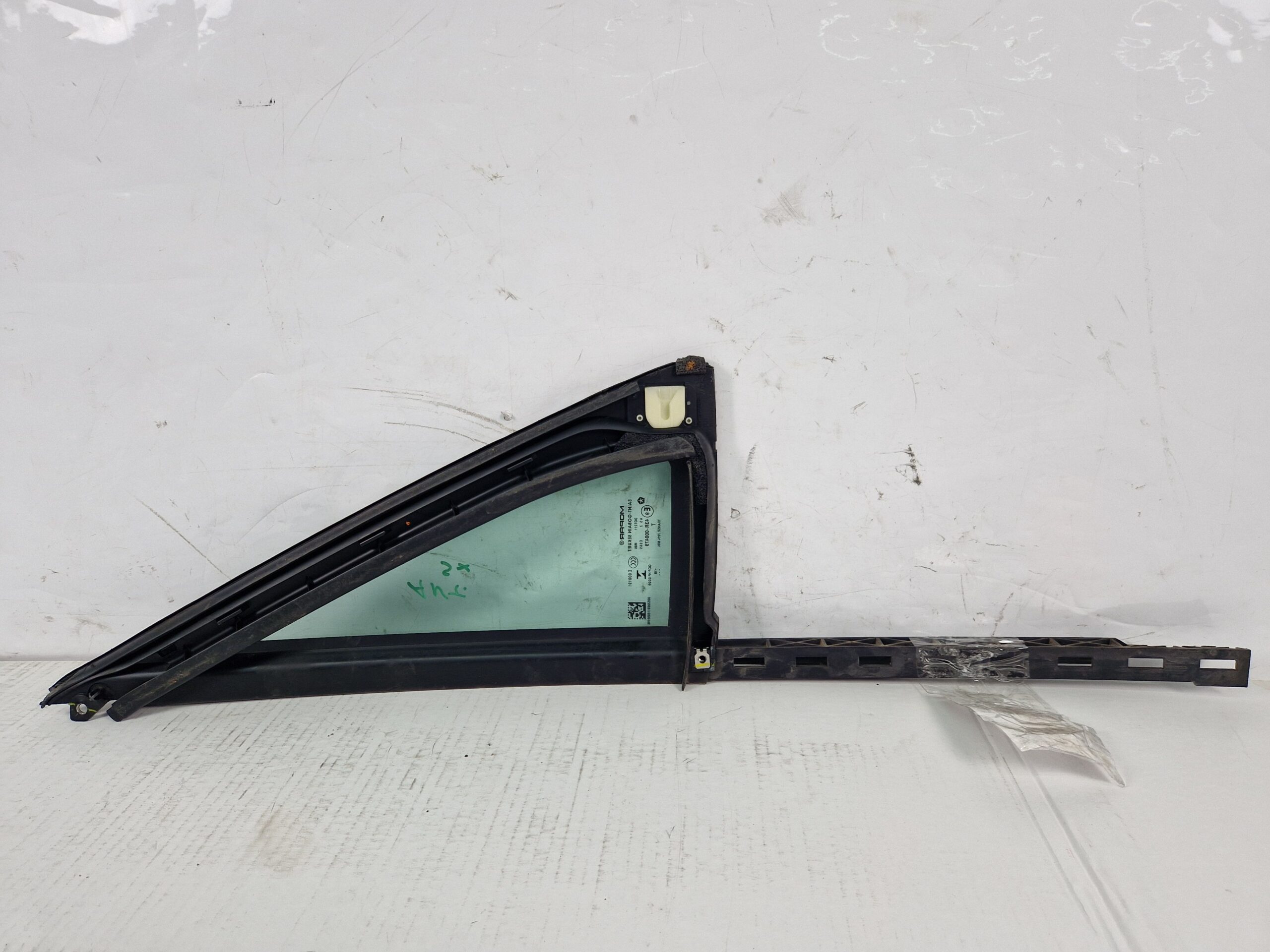 VETRO FISSO LATO SINISTRO JEEP Renegade Serie 52228408 52069115 (18>)